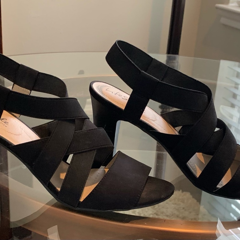 Lifestride Soft Black Strap Sandals!  Beautiful!